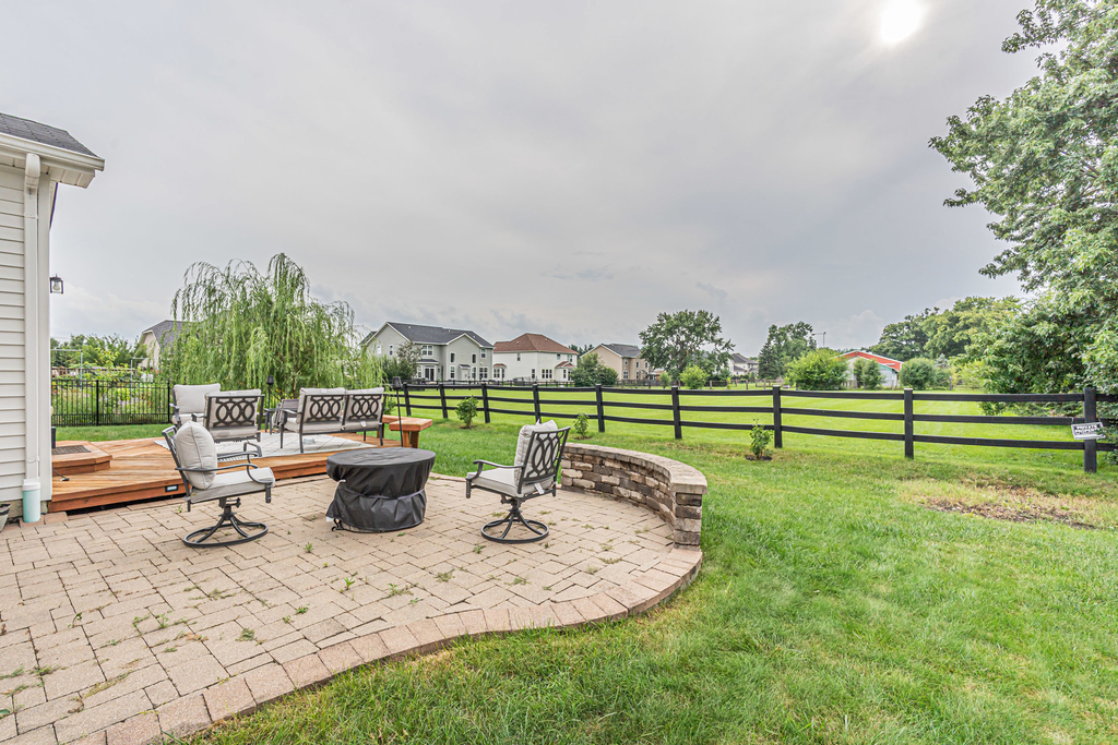 16w674 Hawthorne Court - Photo 23