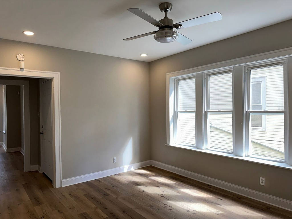 11320 S Edbrooke Avenue - Photo 3