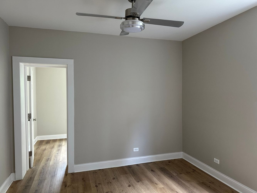 11320 S Edbrooke Avenue - Photo 13