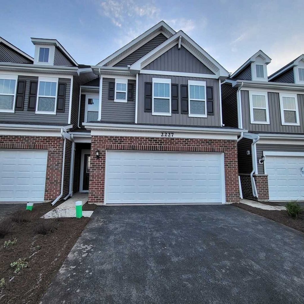 2227 Horseshoe Circle - Photo 0