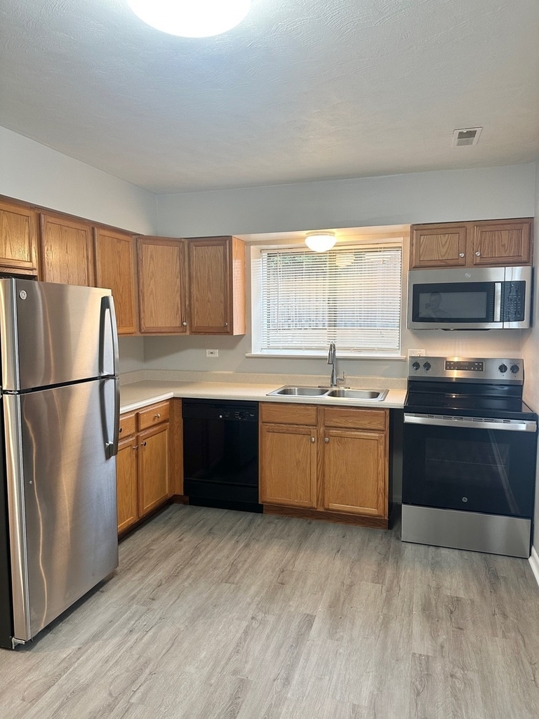 1003 Taft Avenue - Photo 1