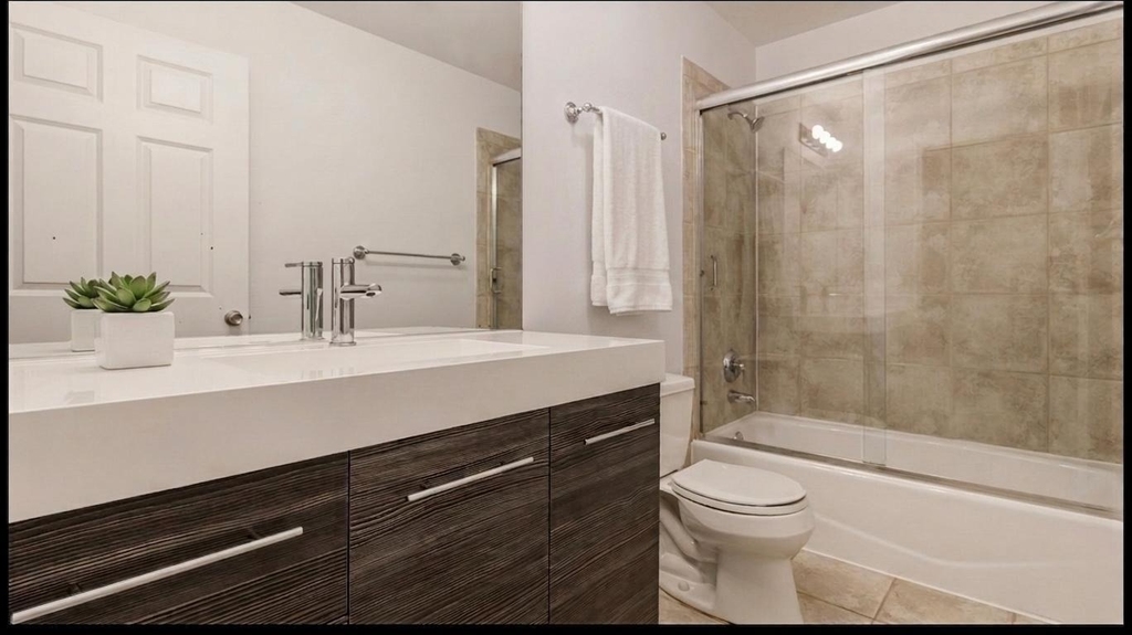 400 W Ontario Street - Photo 9