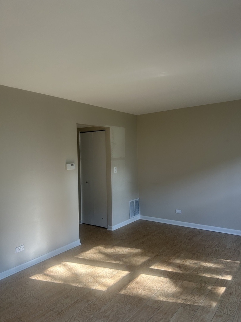 2464 Devonshire Court - Photo 10