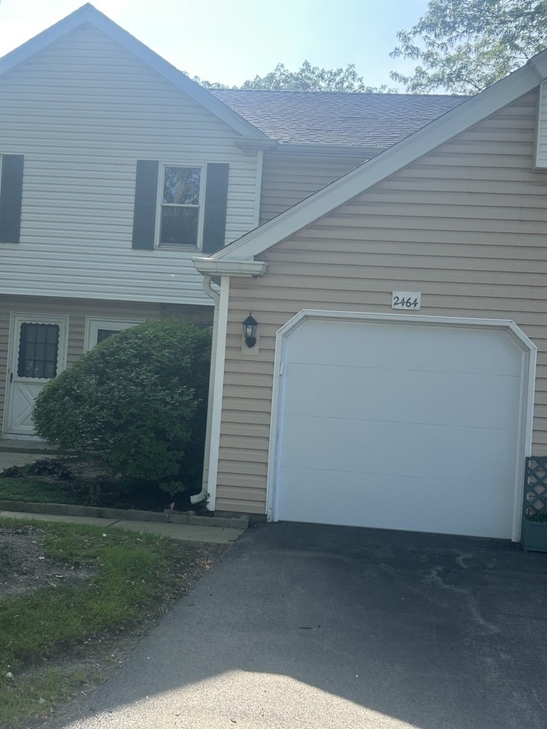 2464 Devonshire Court - Photo 0