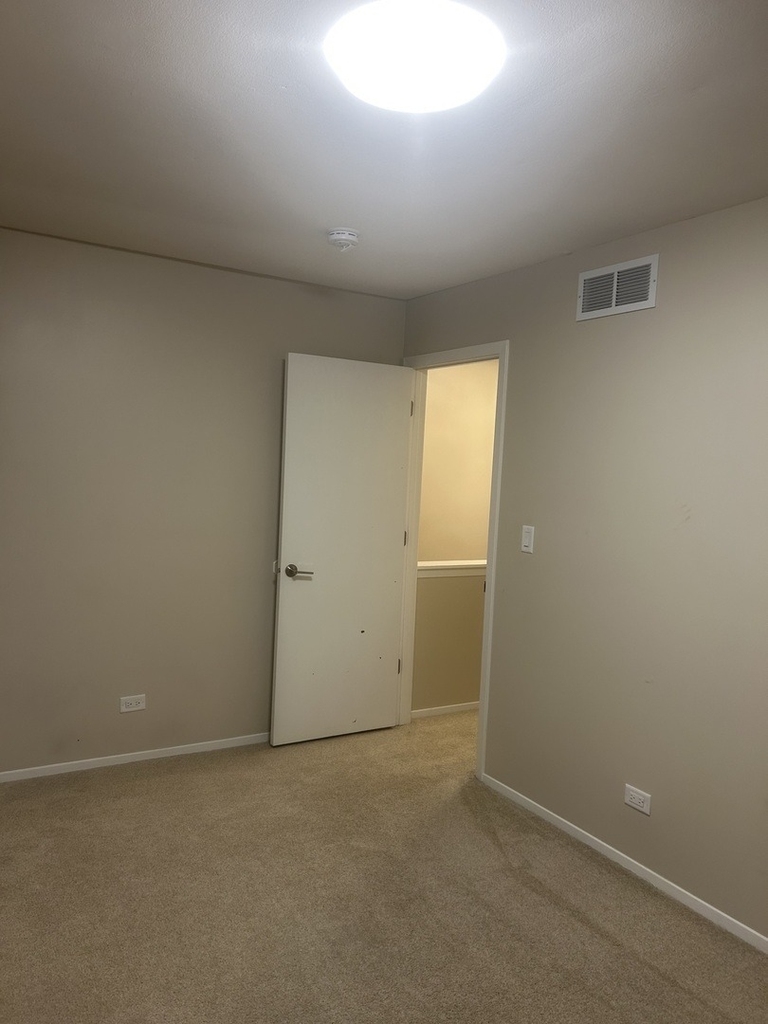 2464 Devonshire Court - Photo 8