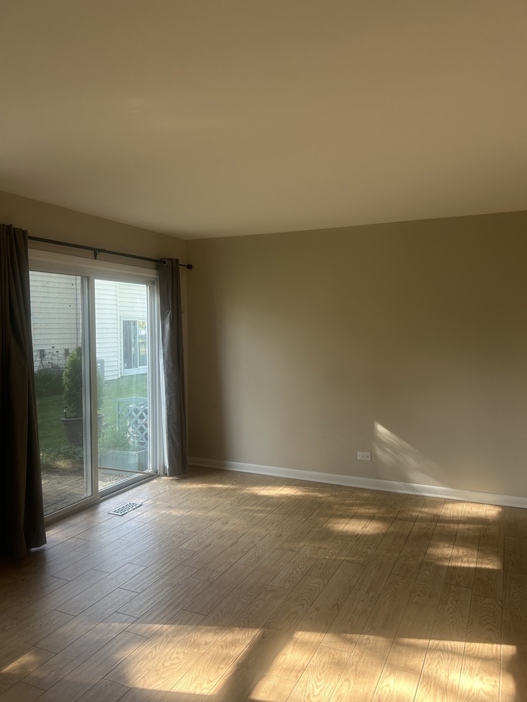 2464 Devonshire Court - Photo 3