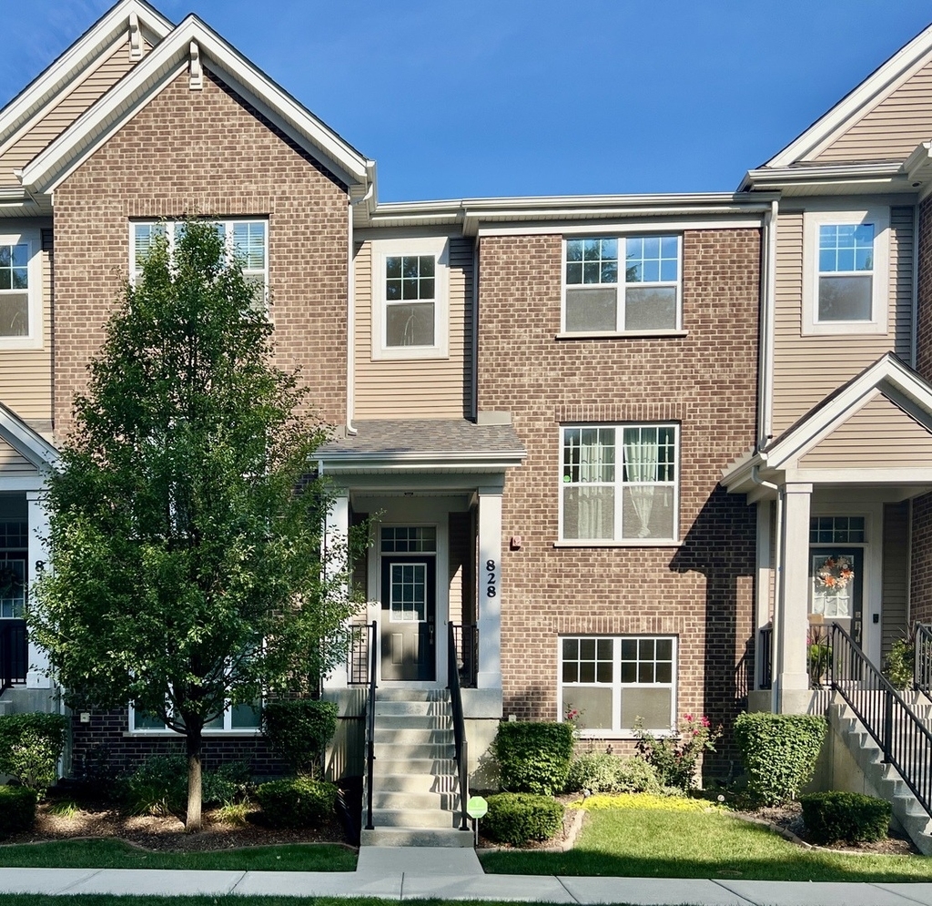 828 Center Street - Photo 1