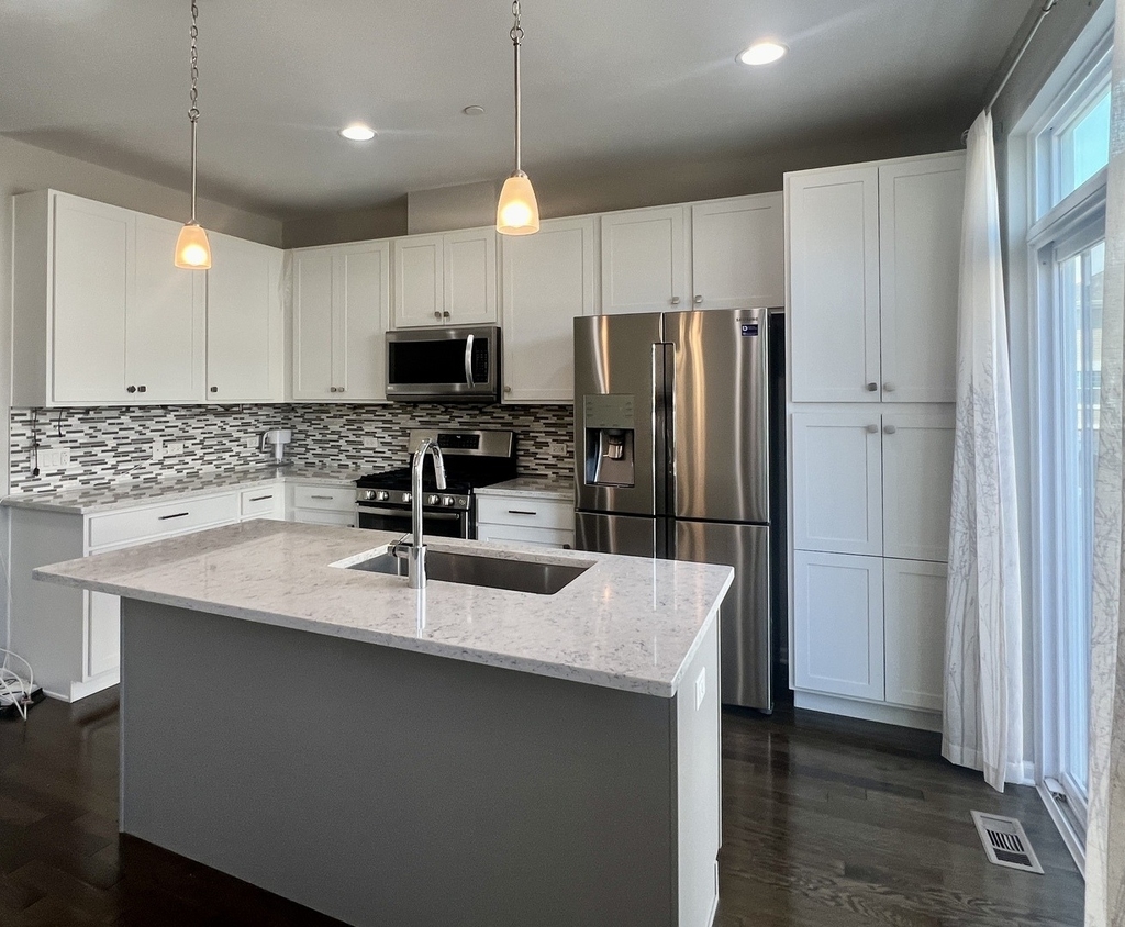 828 Center Street - Photo 7