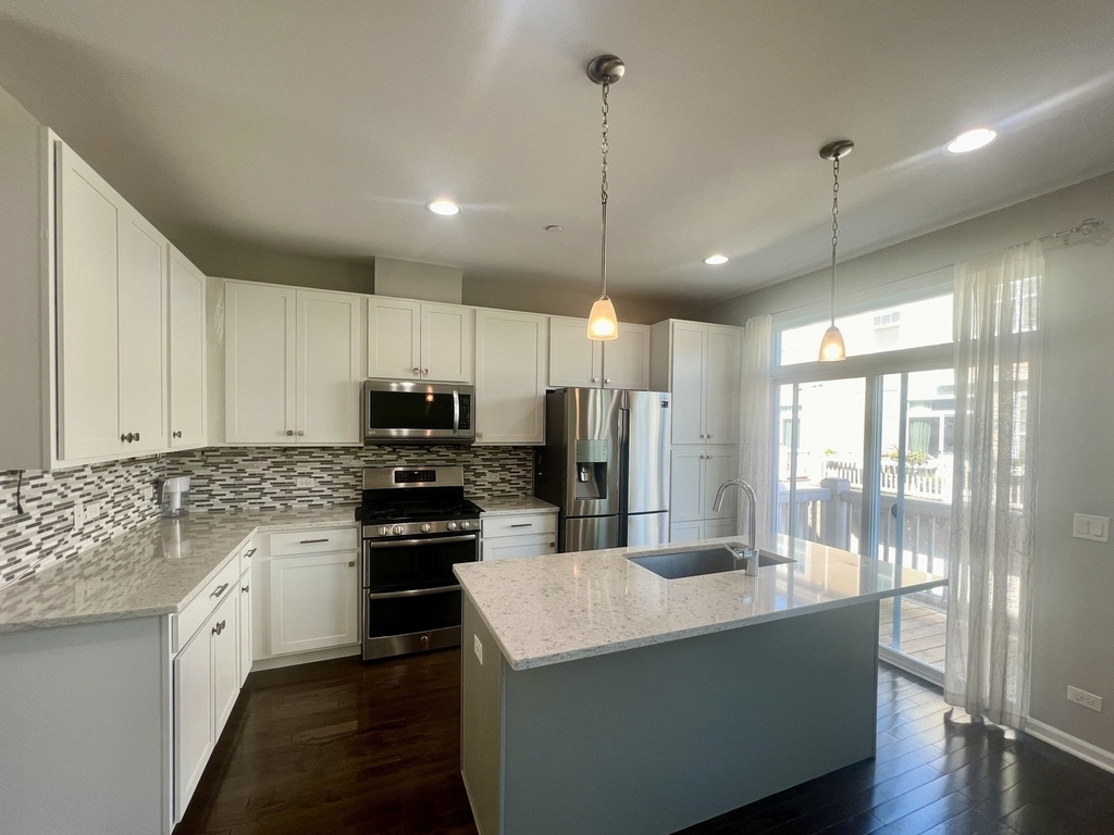 828 Center Street - Photo 6