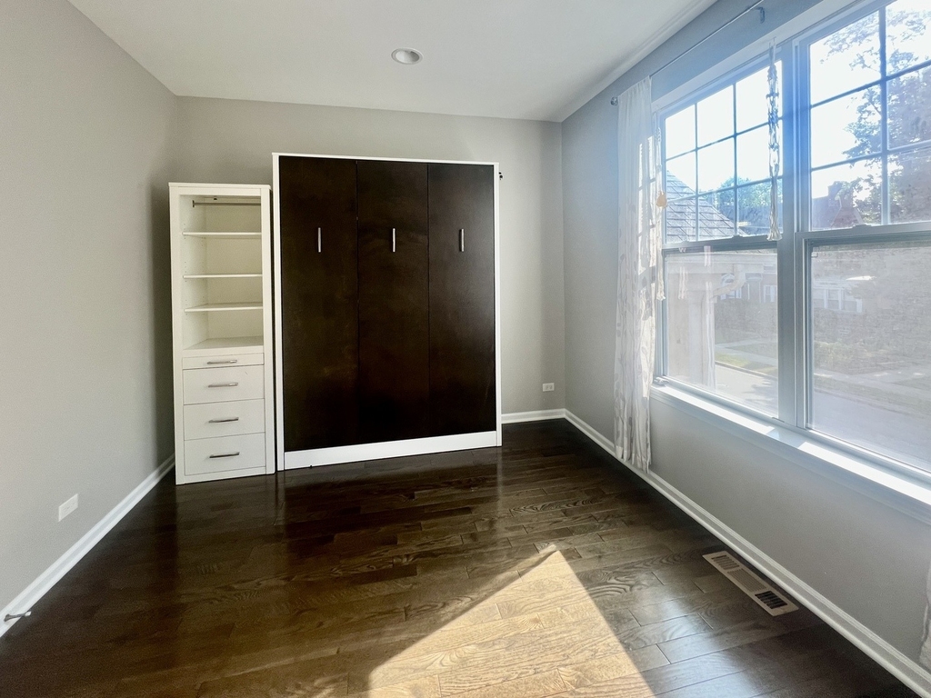 828 Center Street - Photo 8