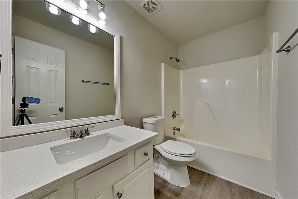 863 Langley View Court - Photo 15