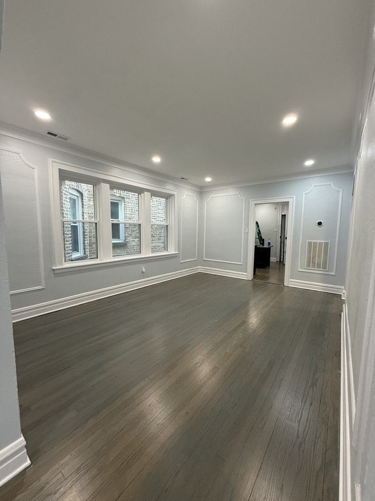 2827 W Lunt Avenue - Photo 7
