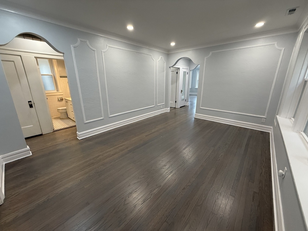 2827 W Lunt Avenue - Photo 8