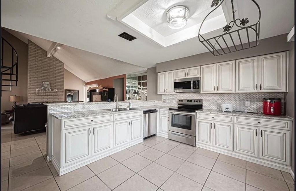 8706 Belle Glen Drive - Photo 4