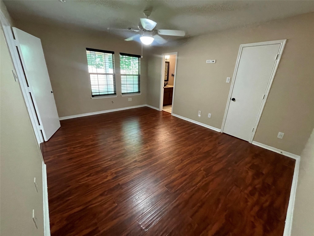 9715 Raul Hector Drive - Photo 12