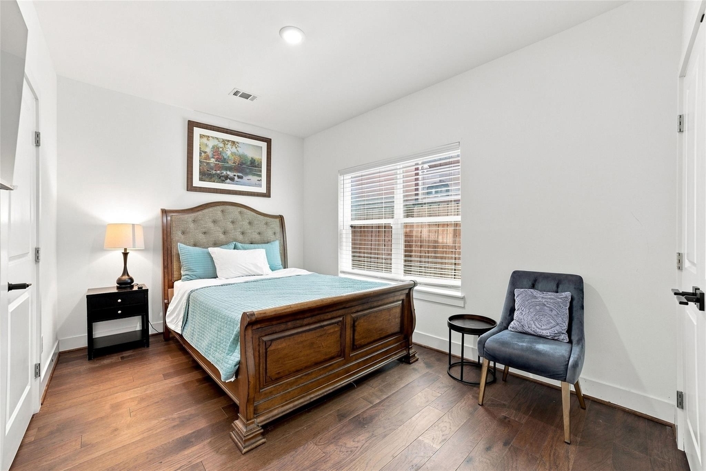 2618 Mcllhenny Street - Photo 4
