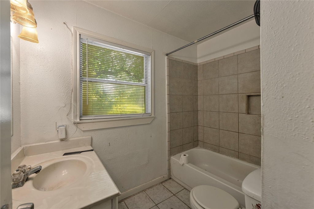 3627 Thistle Street - Photo 6
