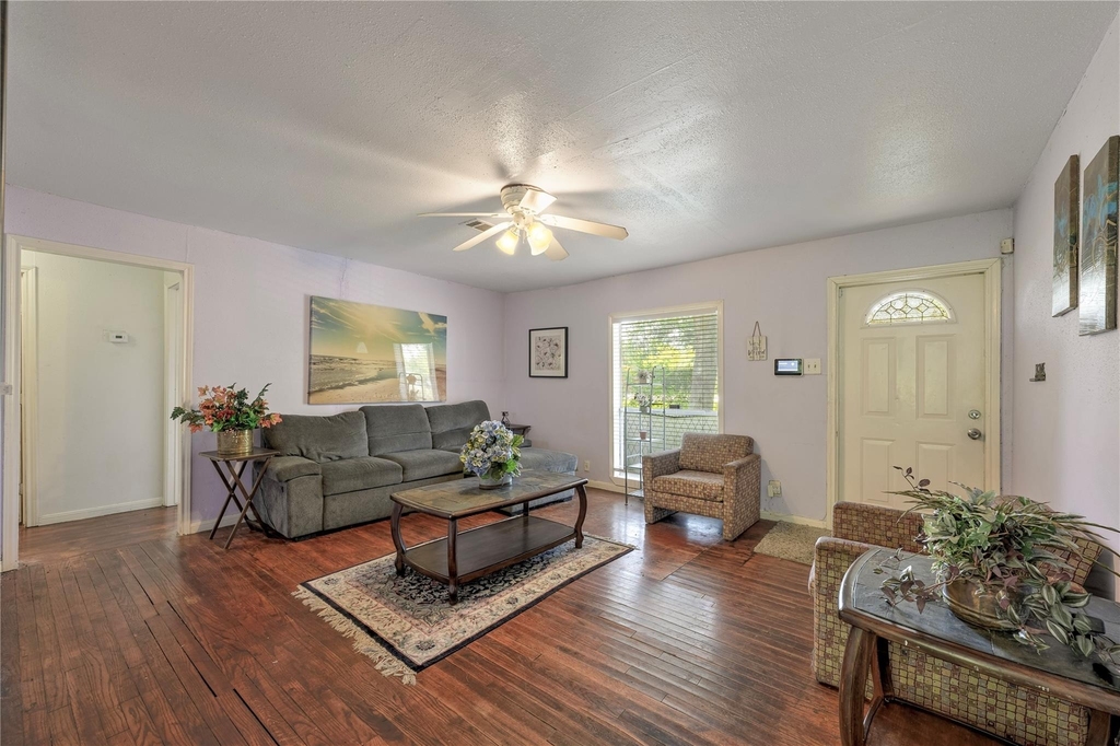 3627 Thistle Street - Photo 2