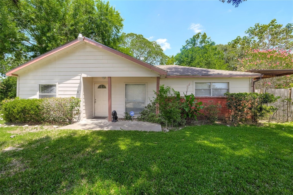3627 Thistle Street - Photo 0