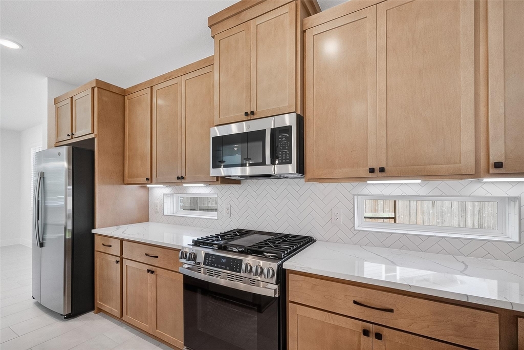 24011 Breezy Bank Trail - Photo 10
