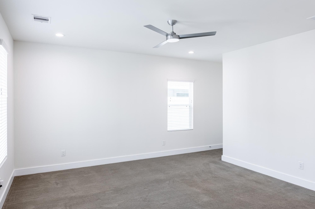 5416 Robusto Place - Photo 9
