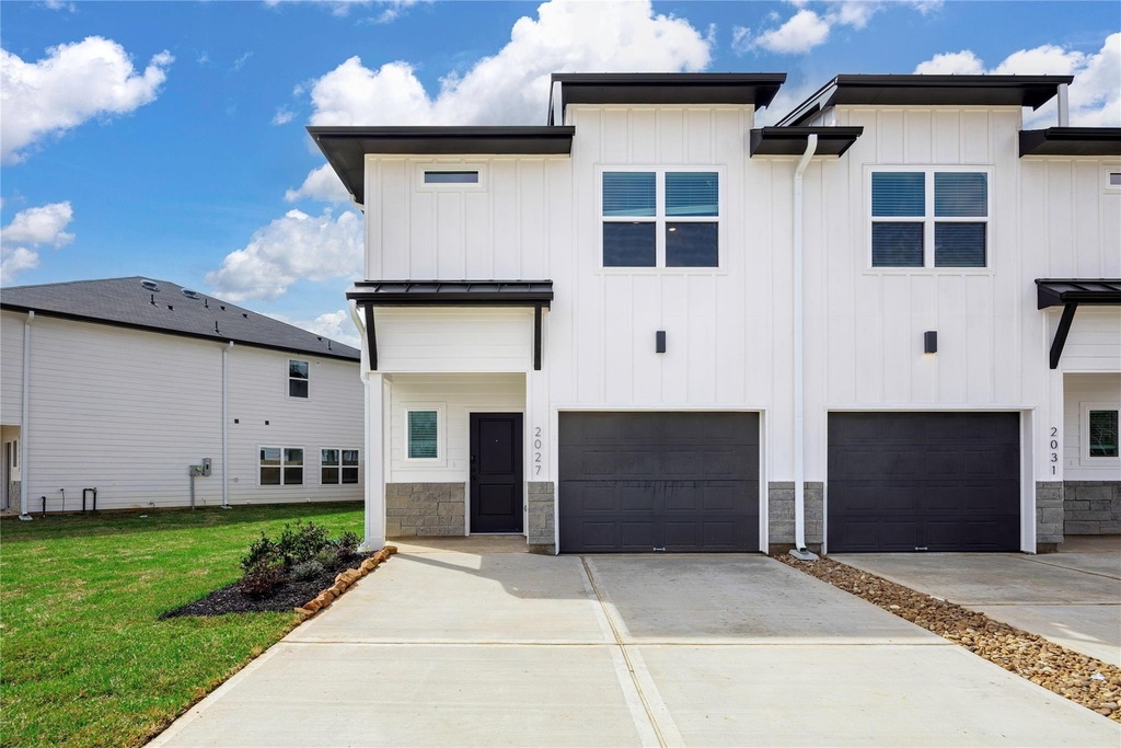 1993 Longmire Villas Court - Photo 1