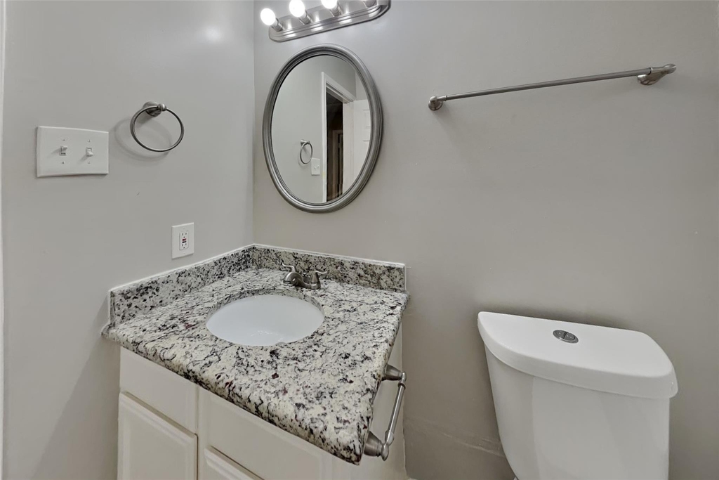 15907 Lausanne Drive - Photo 20