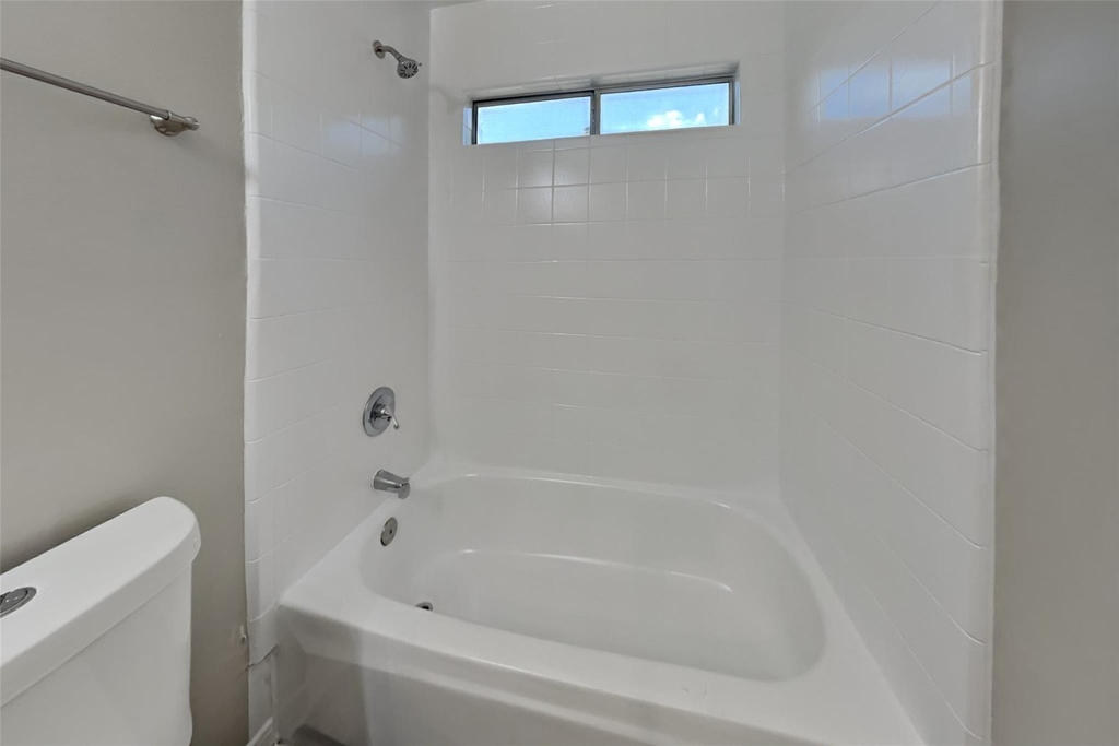 15907 Lausanne Drive - Photo 22