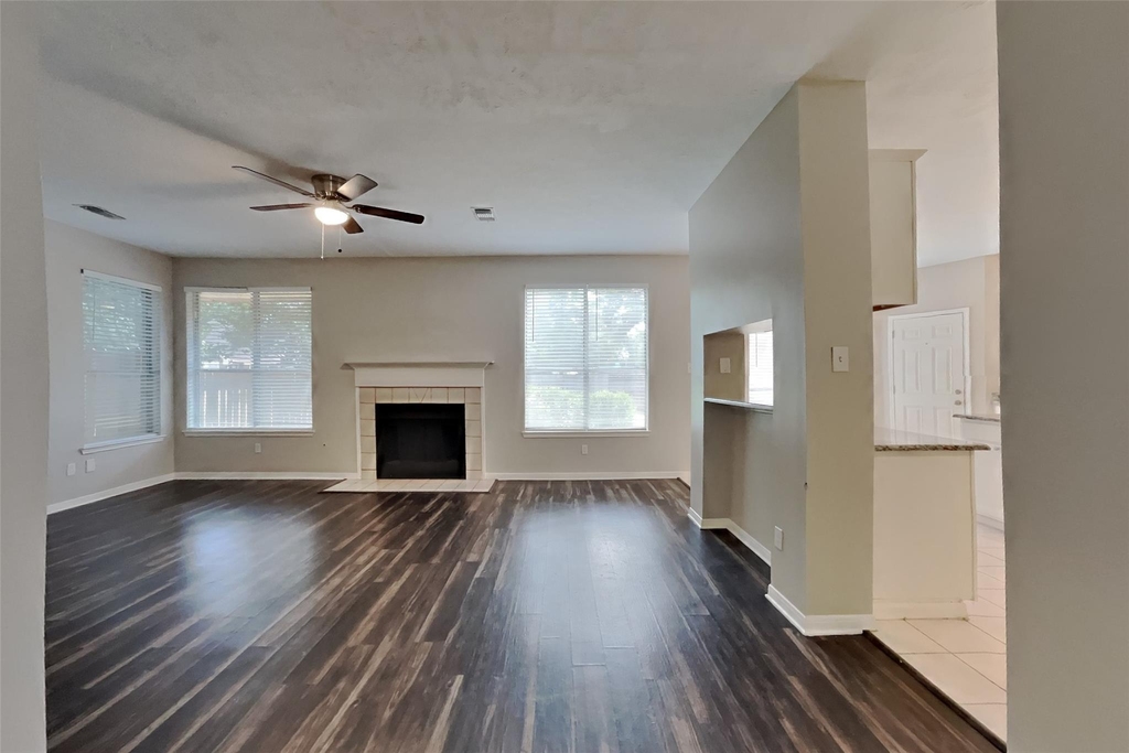 15907 Lausanne Drive - Photo 3