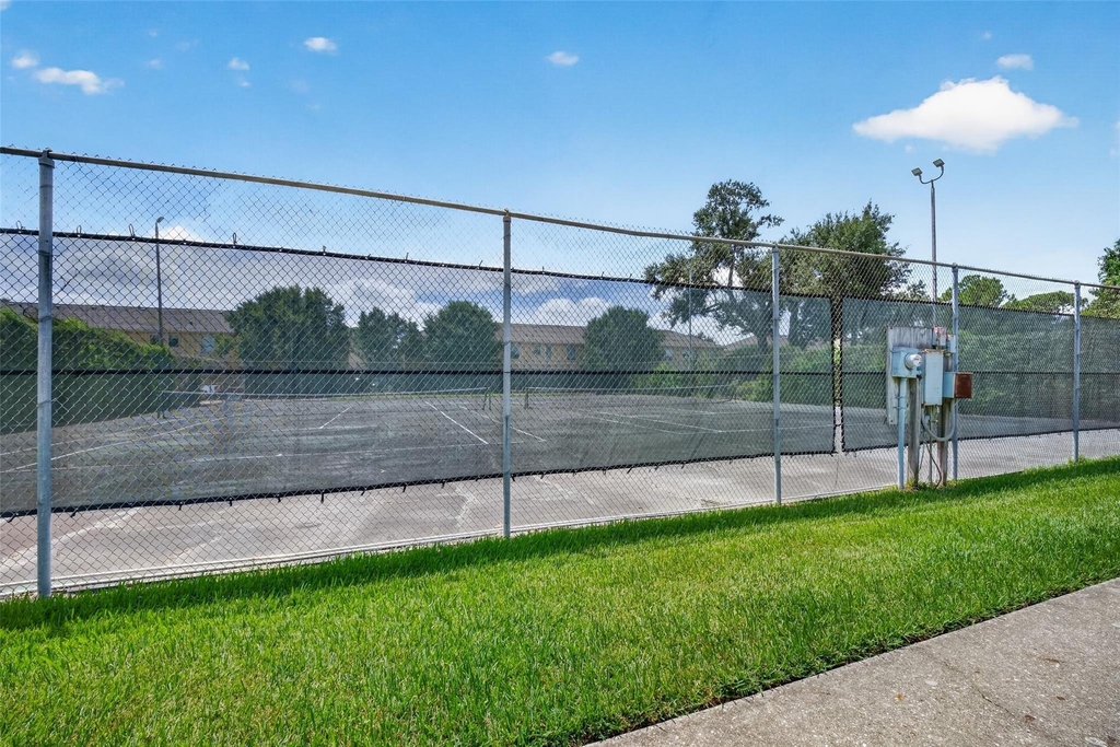 8801 Hammerly Blvd - Photo 14