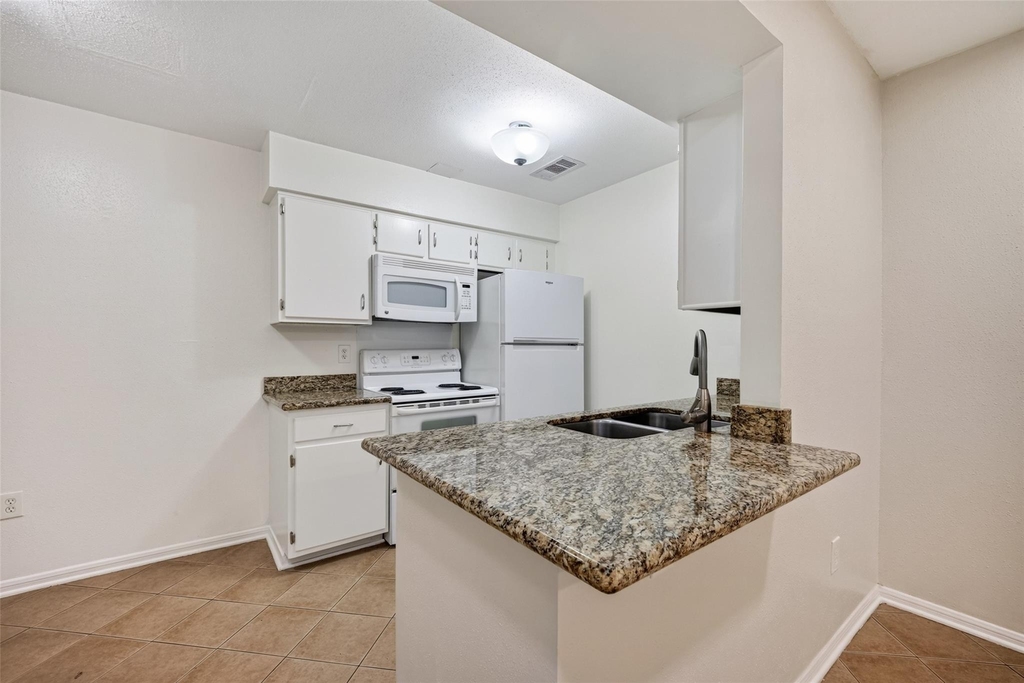 8801 Hammerly Blvd - Photo 4