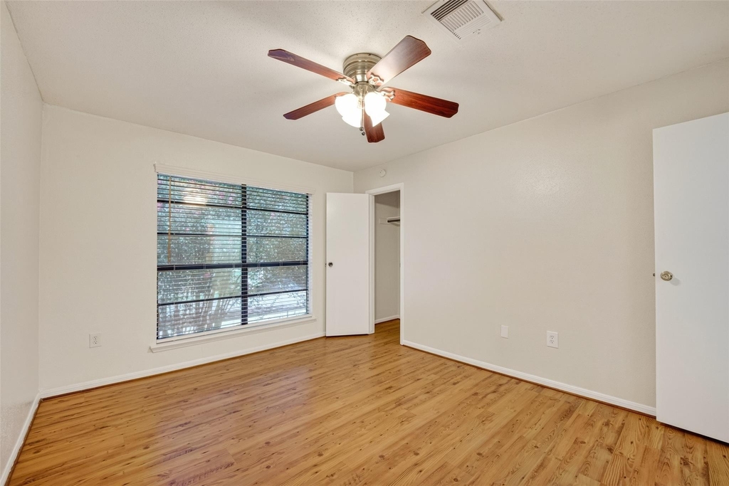 8801 Hammerly Blvd - Photo 8