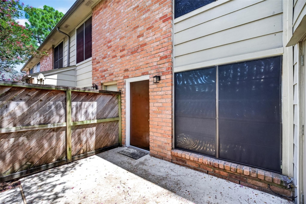 8801 Hammerly Blvd - Photo 1