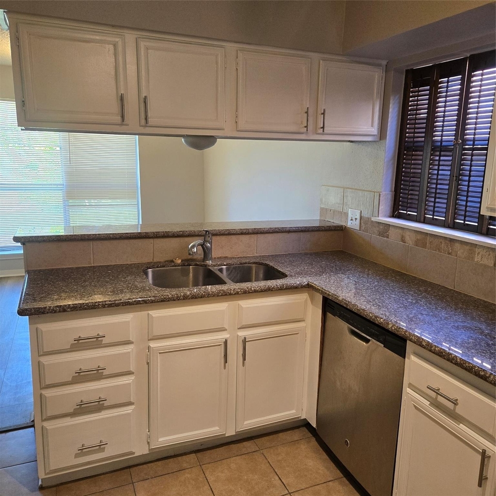 3046 Mosby Drive - Photo 6