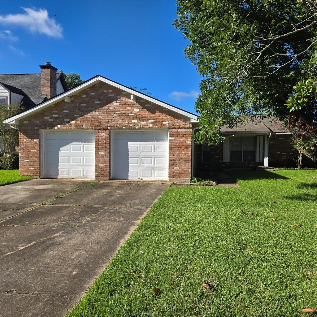 3046 Mosby Drive - Photo 0