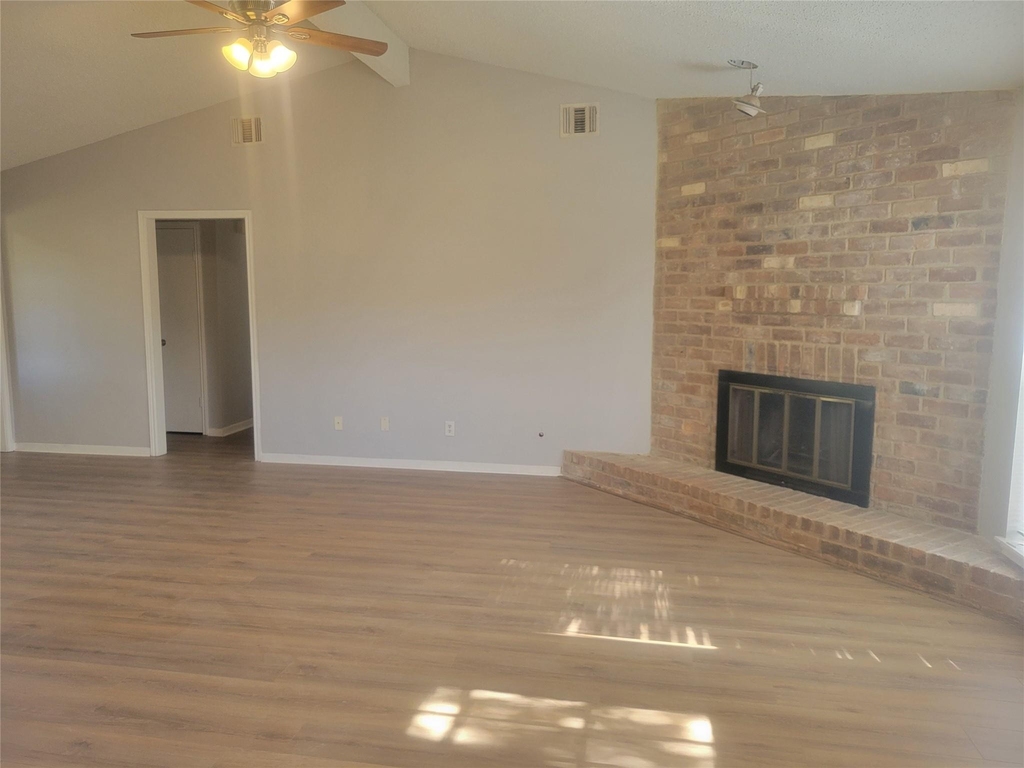 3046 Mosby Drive - Photo 5