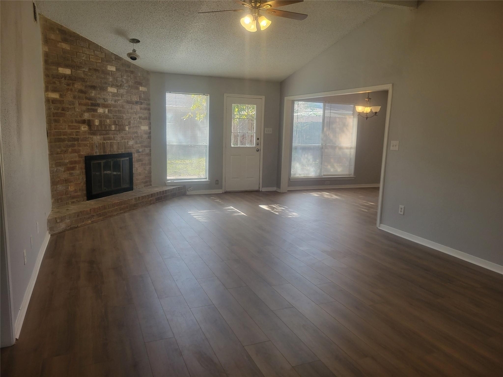 3046 Mosby Drive - Photo 4