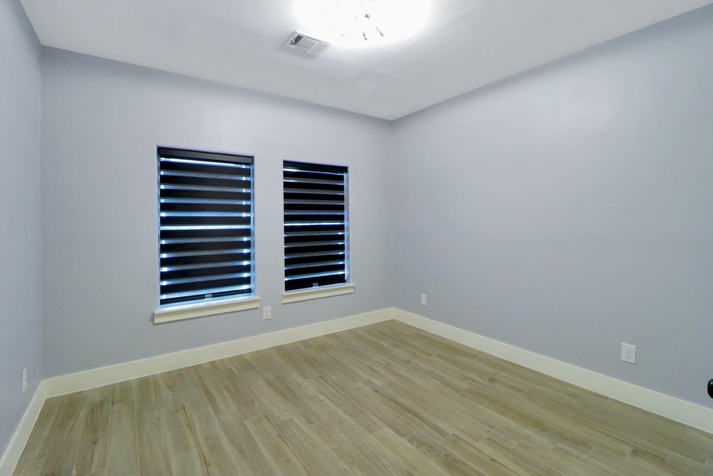 3027 Clinton Drive - Photo 18