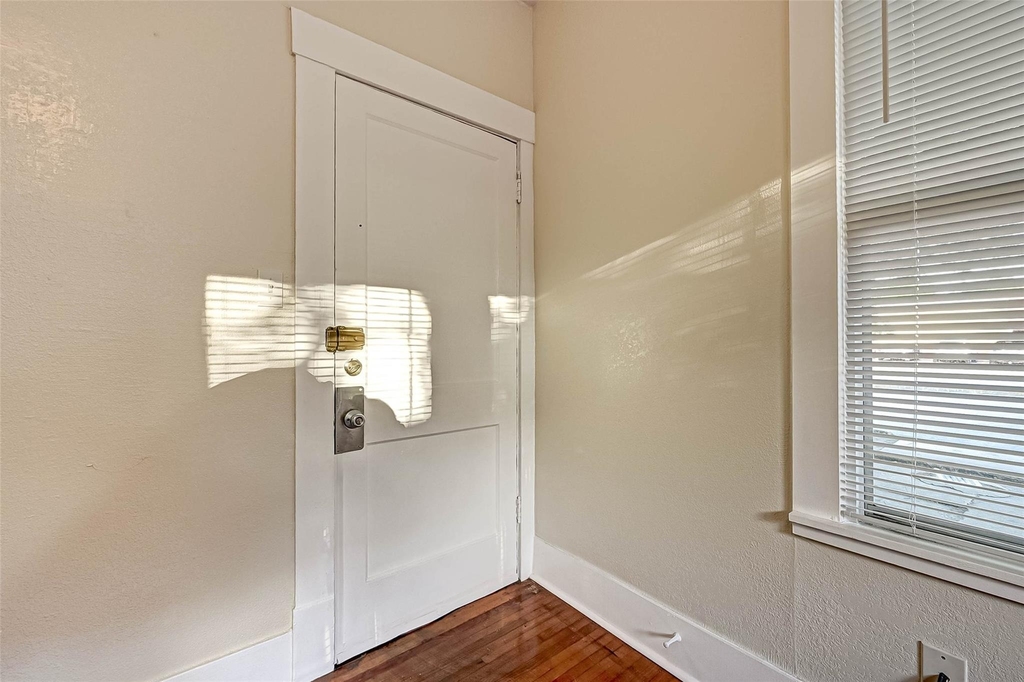 1748 Richmond Avenue - Photo 2