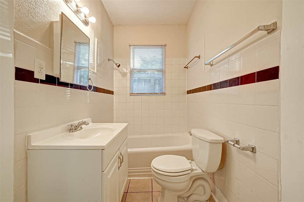 1748 Richmond Avenue - Photo 16