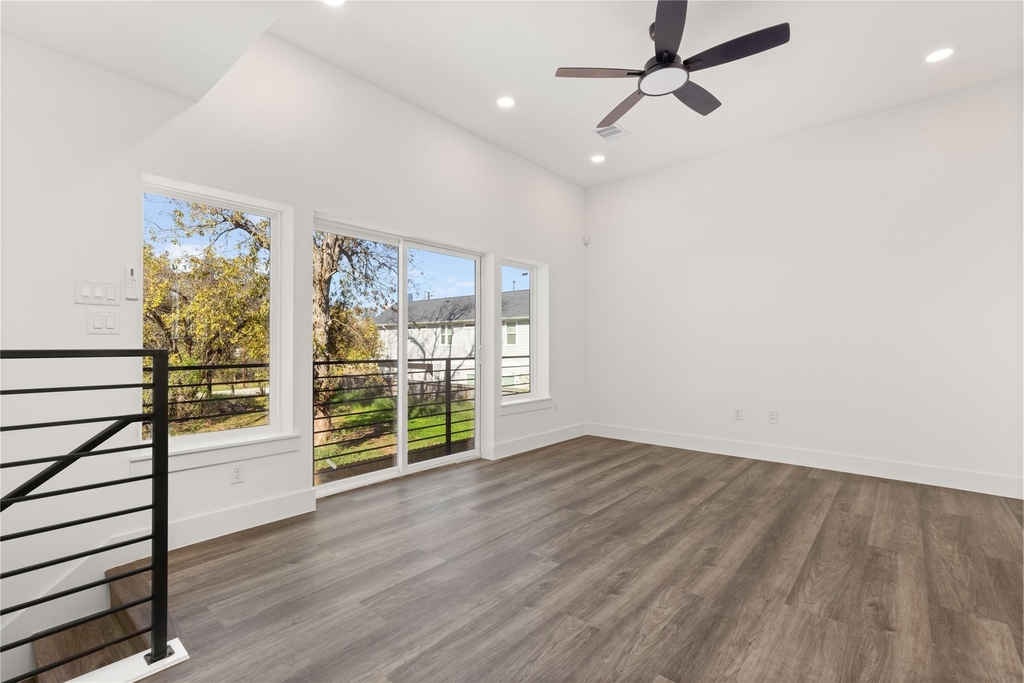 2707 Dennis Street - Photo 4