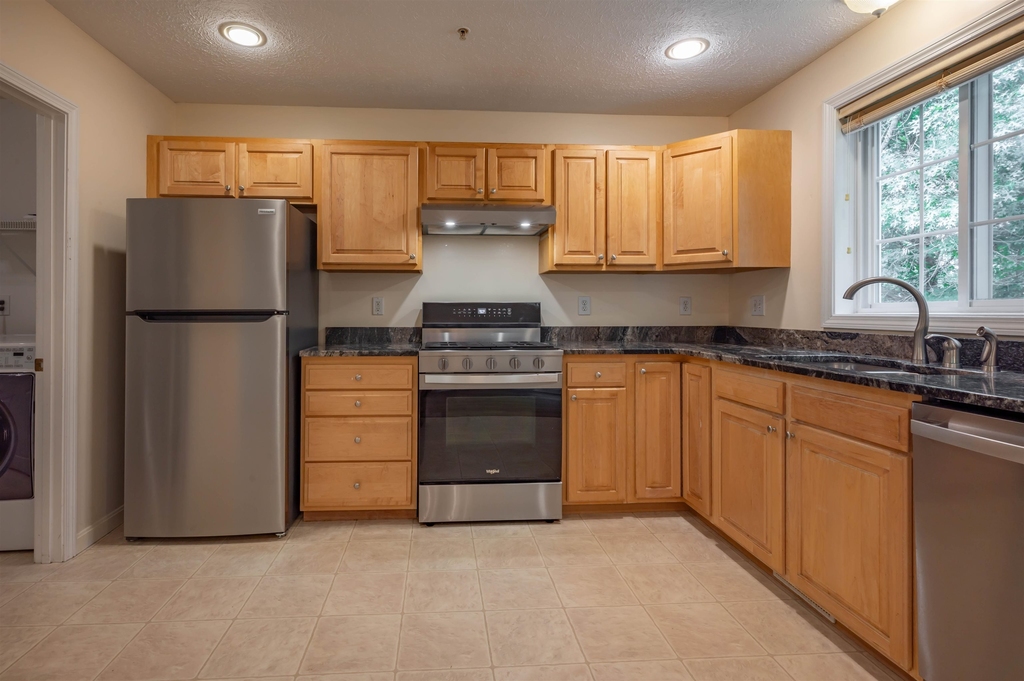69 Georgetowne - Photo 0