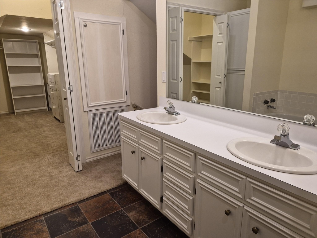 330 Holiday Lane - Photo 33
