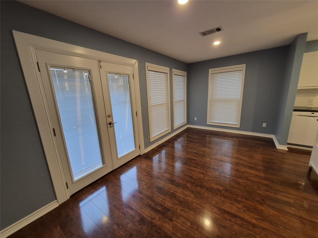 330 Holiday Lane - Photo 5