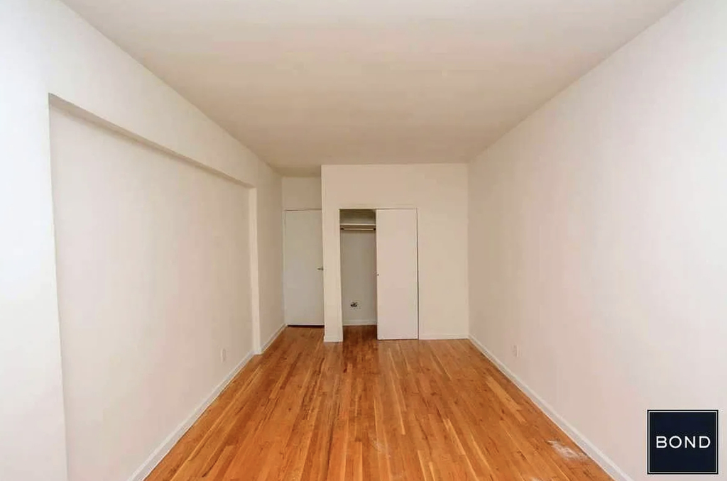 240 East 78th Street - Photo 4