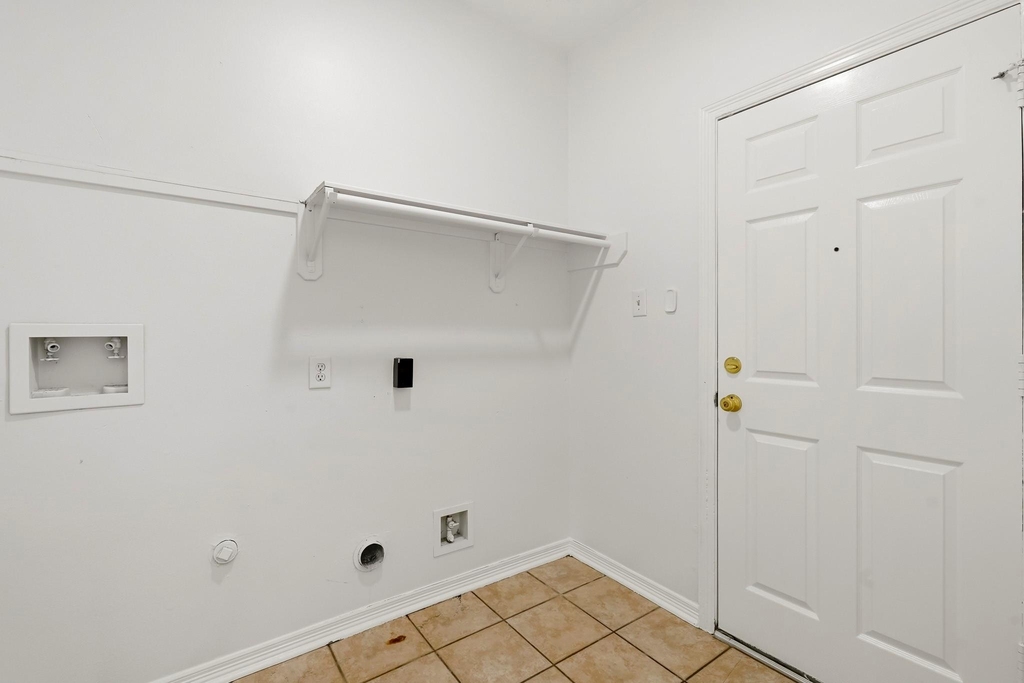 1925 Lori Court - Photo 16