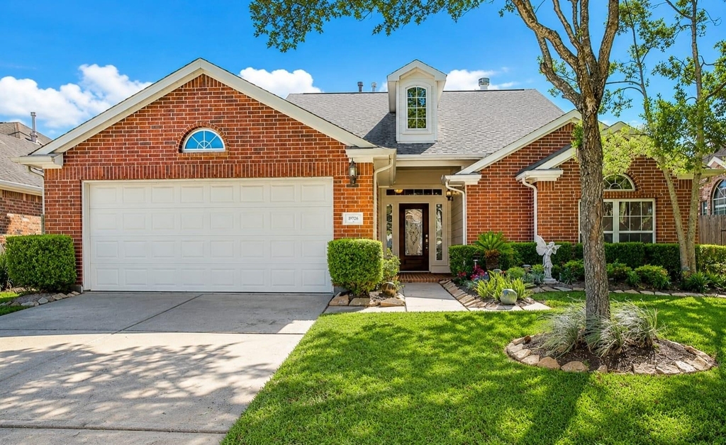 10918 Tattershall Lane - Photo 0