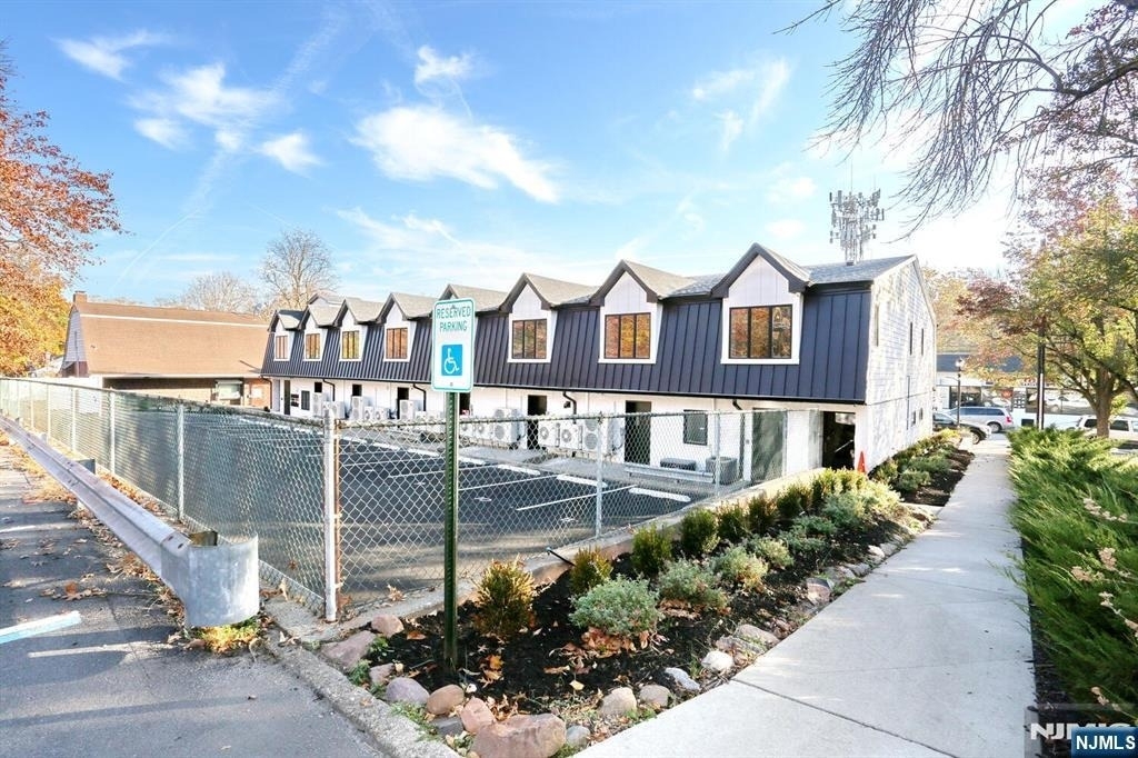 160 Terrace - Photo 3