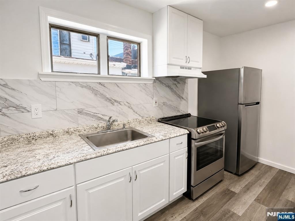 131 Hudson - Photo 1