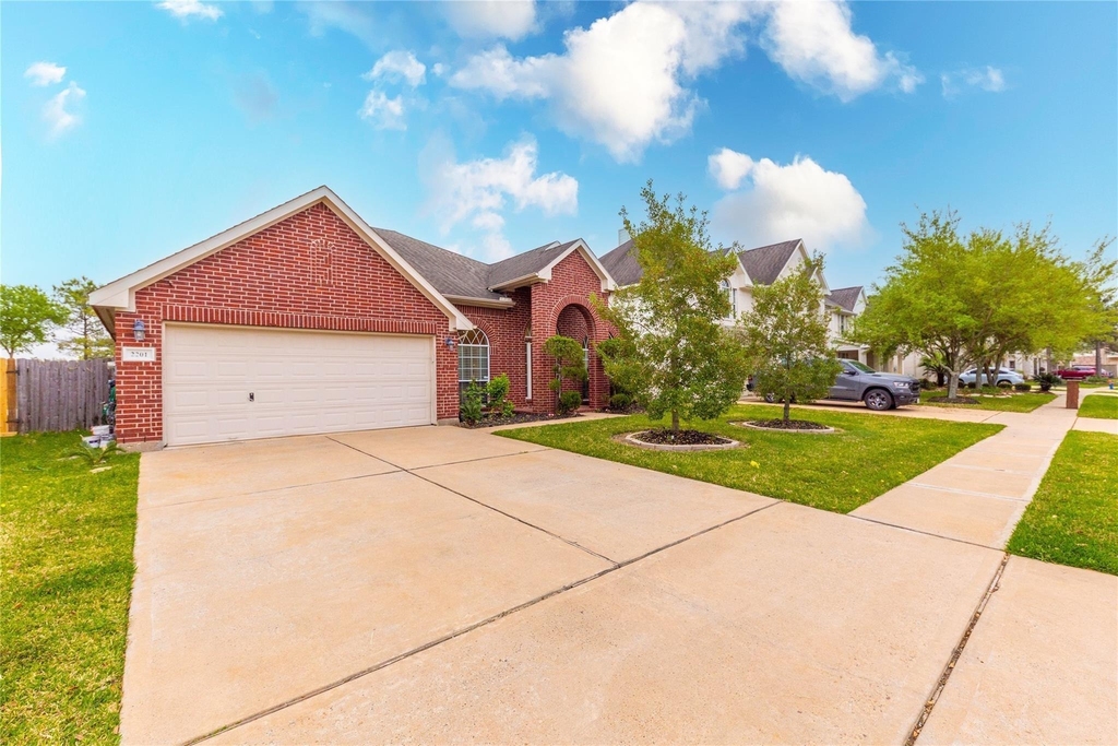2201 Signal Hill Drive - Photo 1